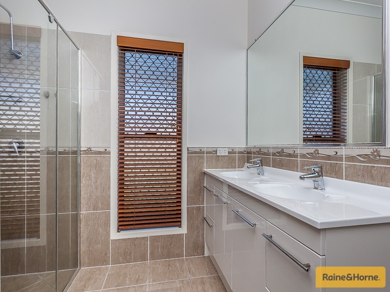 5 Crinum Court, Narangba QLD 4504