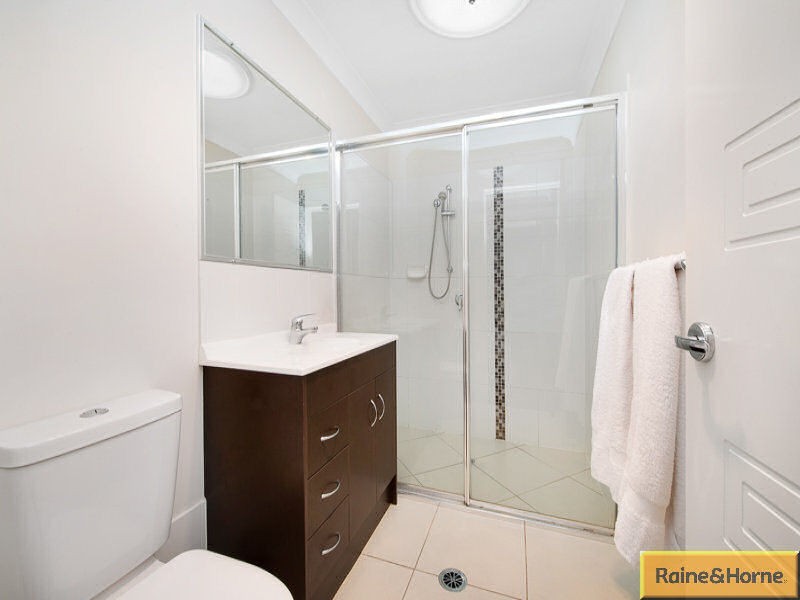 Unit 2/28 Barrine Place, Narangba QLD 4504