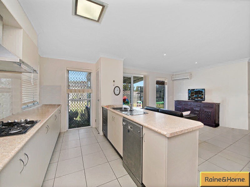 Unit 2/28 Barrine Place, Narangba QLD 4504