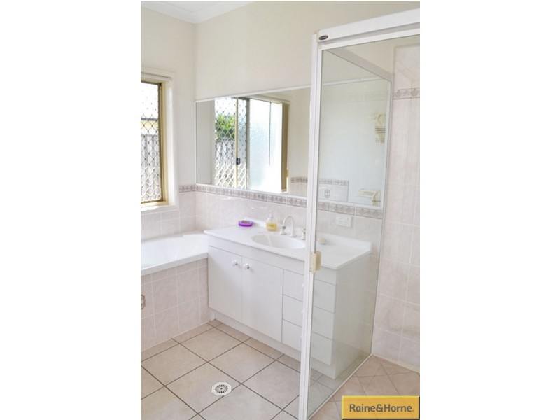 8 Cootamundra Crescent, Narangba QLD 4504