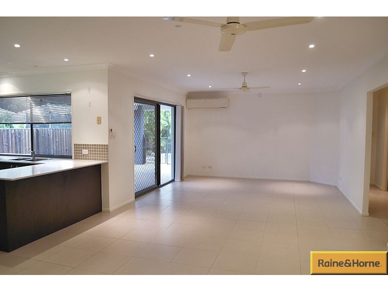 37 Yellow Robin Court, Narangba QLD 4504