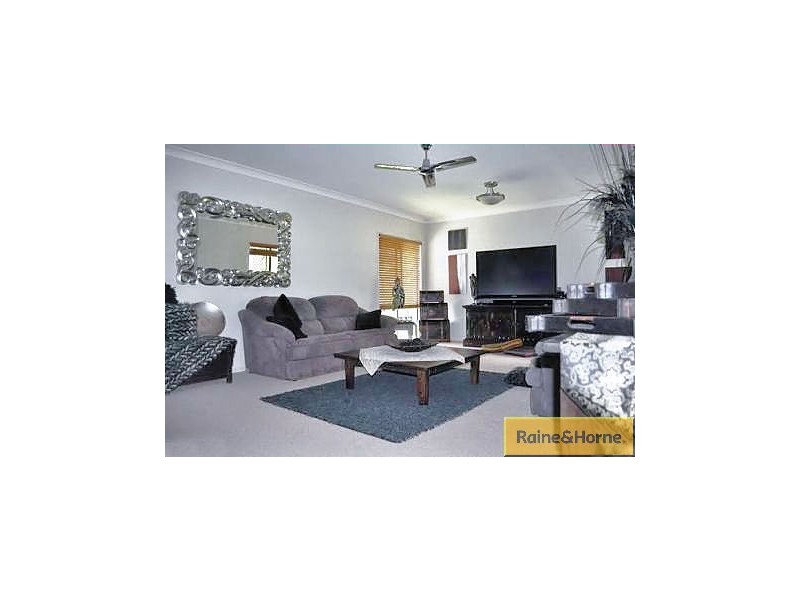 22 Mavis Road, Morayfield QLD 4506