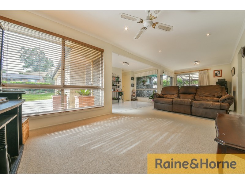 8 Octavius Drive, Kallangur QLD 4503