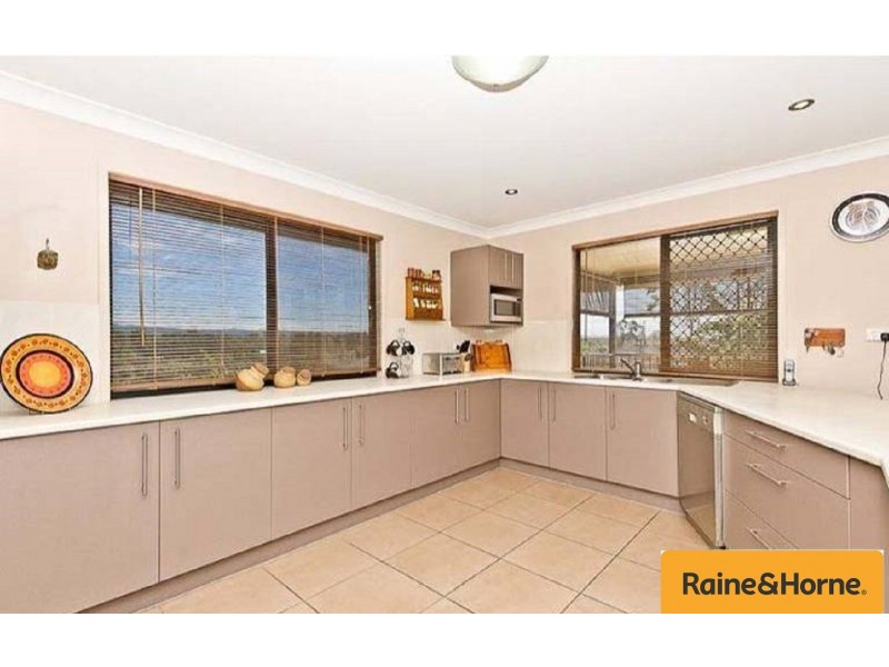 135 Madeline Dr, Morayfield QLD 4506