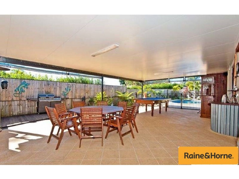 135 Madeline Dr, Morayfield QLD 4506