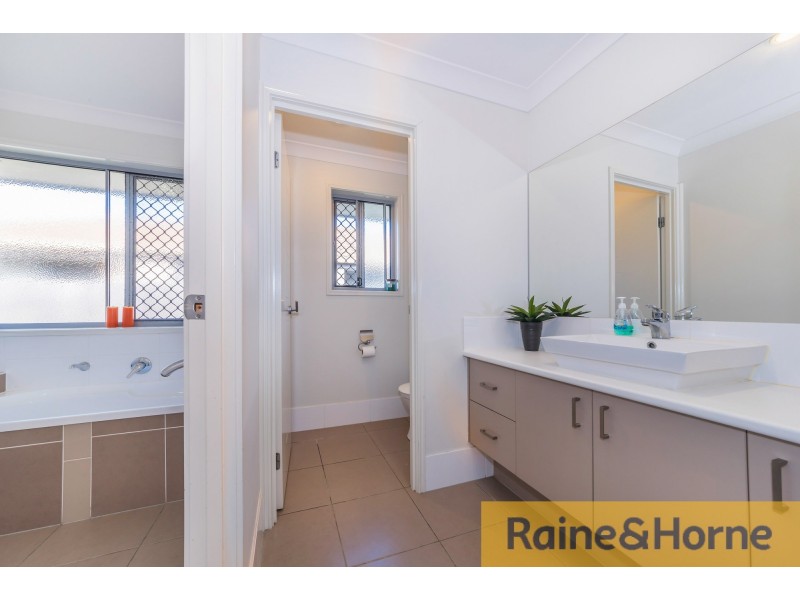 35 Nicole St, Morayfield QLD 4506