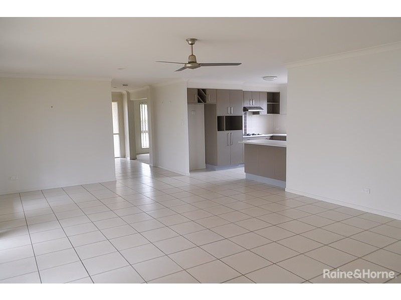 66 Lennon Blvd, Narangba QLD 4504