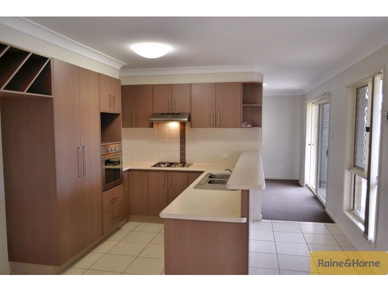 72 Lennon Blvd, Narangba QLD 4504
