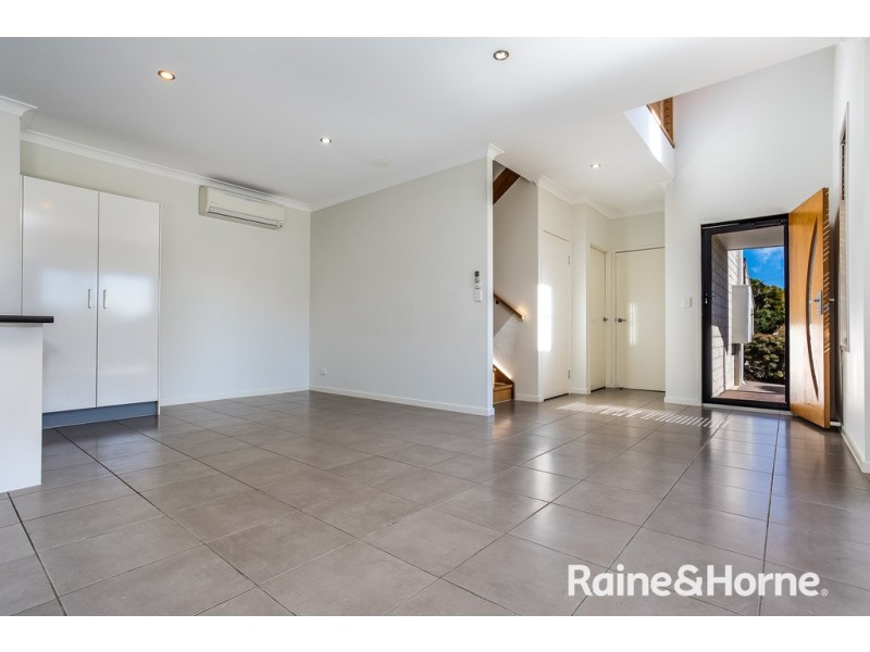 1/143 Station Road, Burpengary QLD 4505