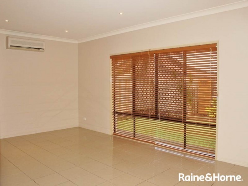 18 Gardenia Parade, North Lakes QLD 4509