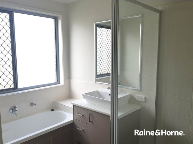 3 Thistledome Street, Morayfield QLD 4506