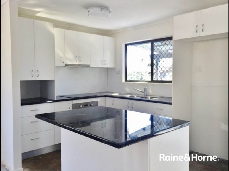 1 Kenneth Street, Morayfield QLD 4506