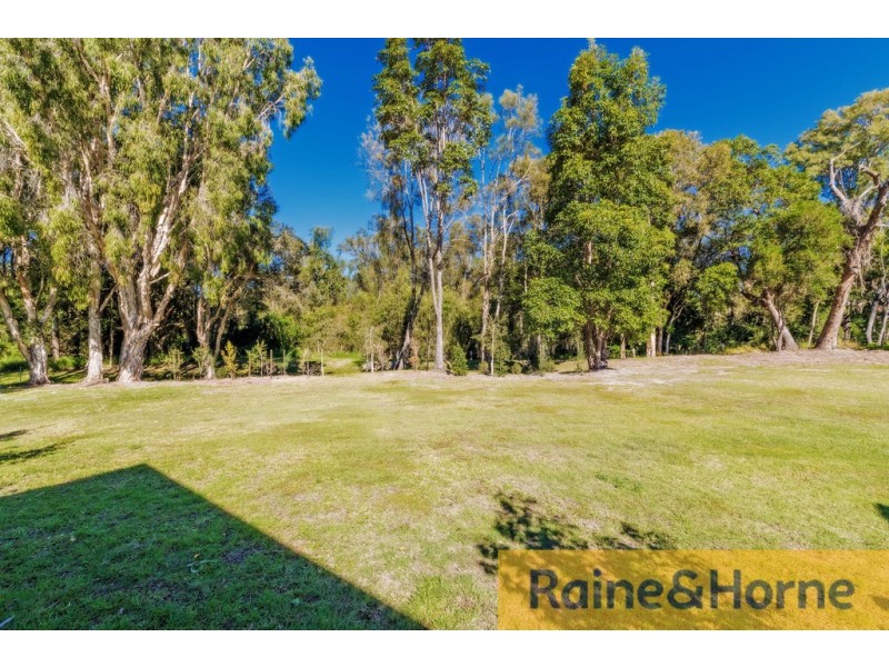 40 Gretel Drive, Beachmere QLD 4510