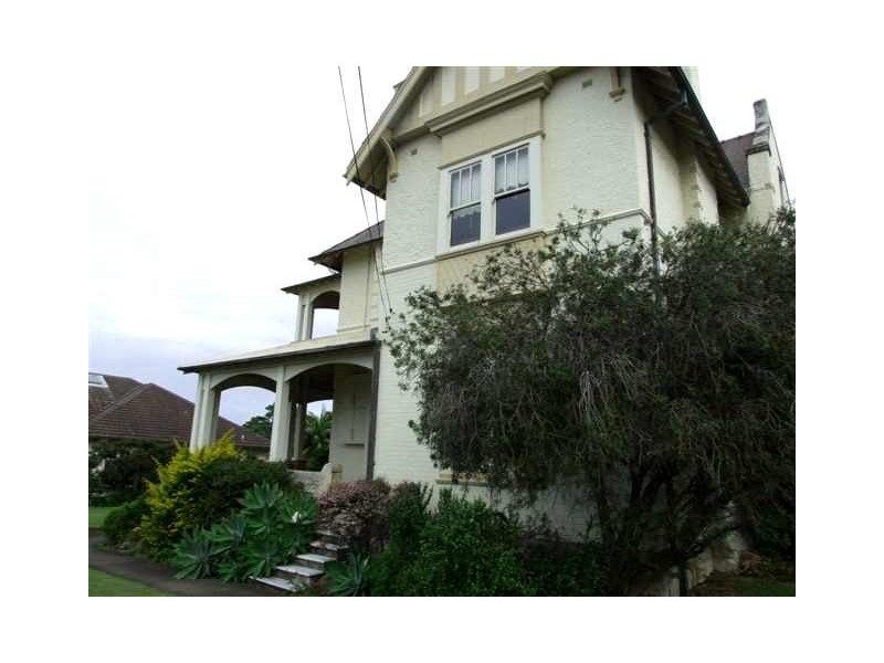 2A/26 Cremorne Road, Cremorne Point NSW 2090 Raine & Horne Neutral