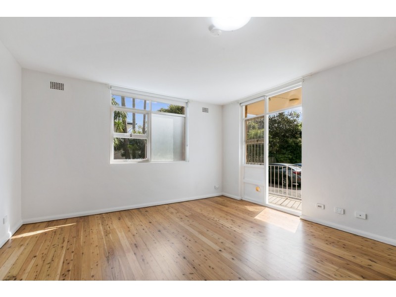 2/13 Grafton Crescent, Dee Why NSW 2099