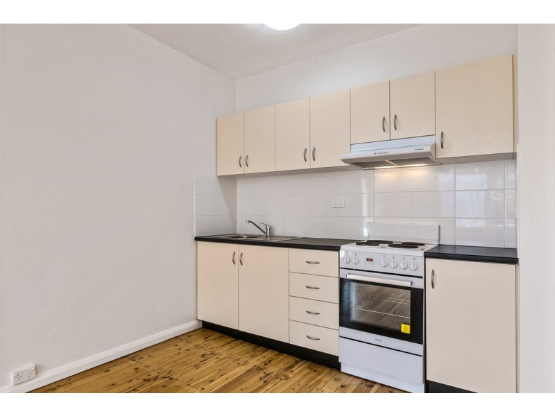 2/13 Grafton Crescent, Dee Why NSW 2099