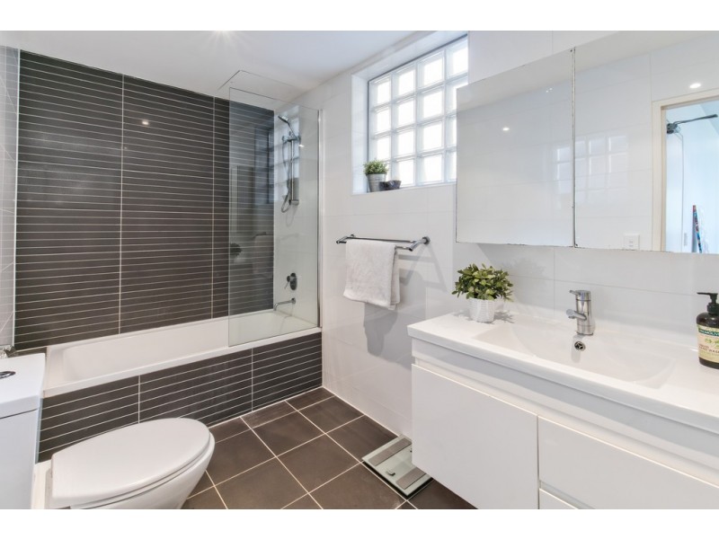 6/242 Pacific Highway (rear of block), Greenwich NSW 2065