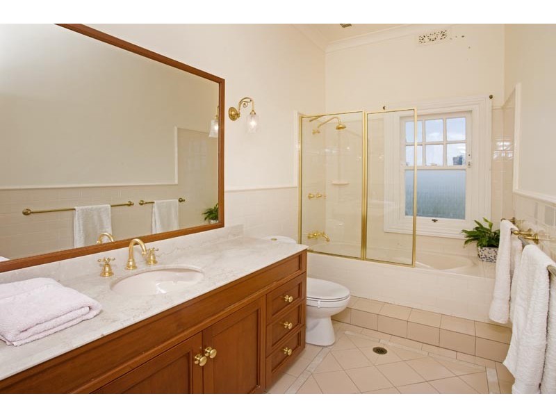 142 Kurraba Rd, Neutral Bay NSW 2089