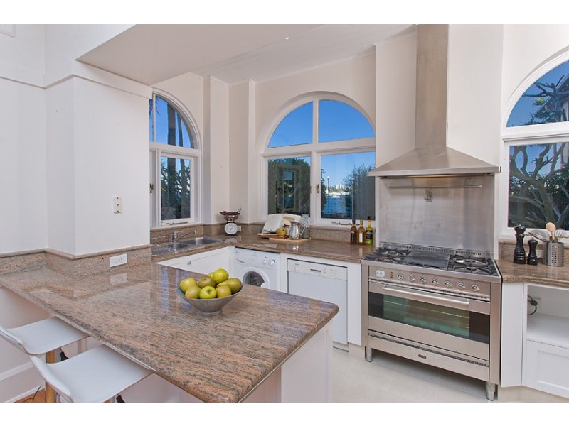 2/19 Holbrook Ave, Kirribilli NSW 2061