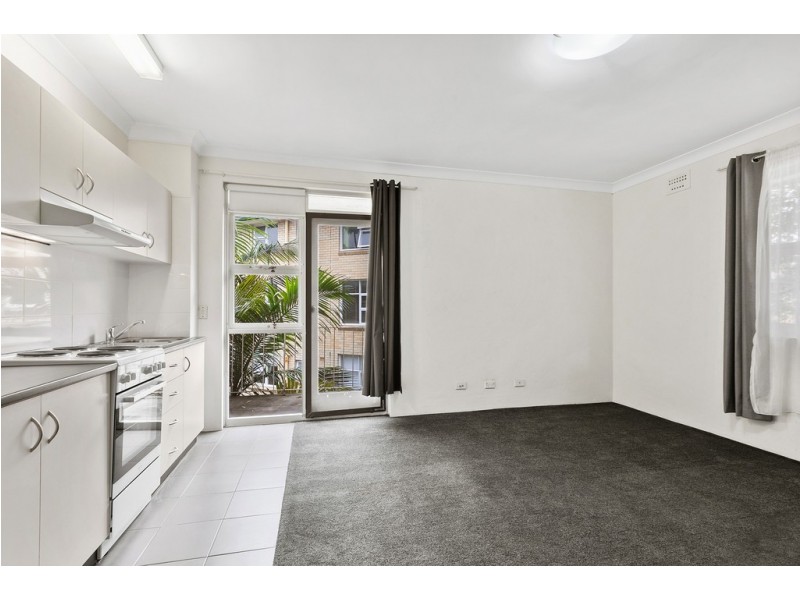 10/13 Grafton Crescent, Dee Why NSW 2099