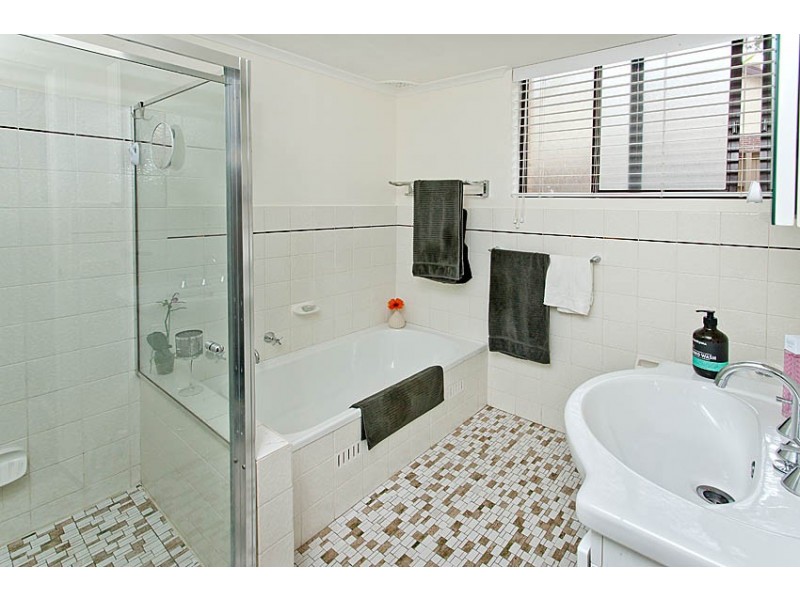 2/11-15 Ben Boyd Road (enter via Aubin St), Neutral Bay NSW 2089