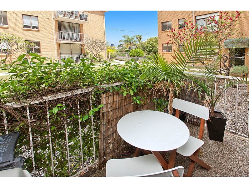 2/11-15 Ben Boyd Road (enter via Aubin St), Neutral Bay NSW 2089