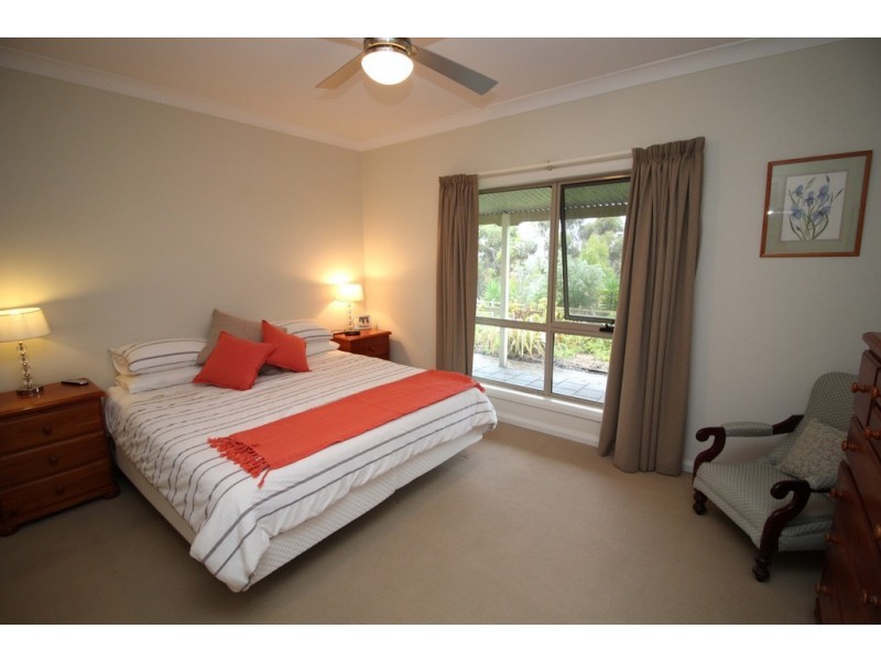 128 Carthys Road, Naracoorte SA 5271