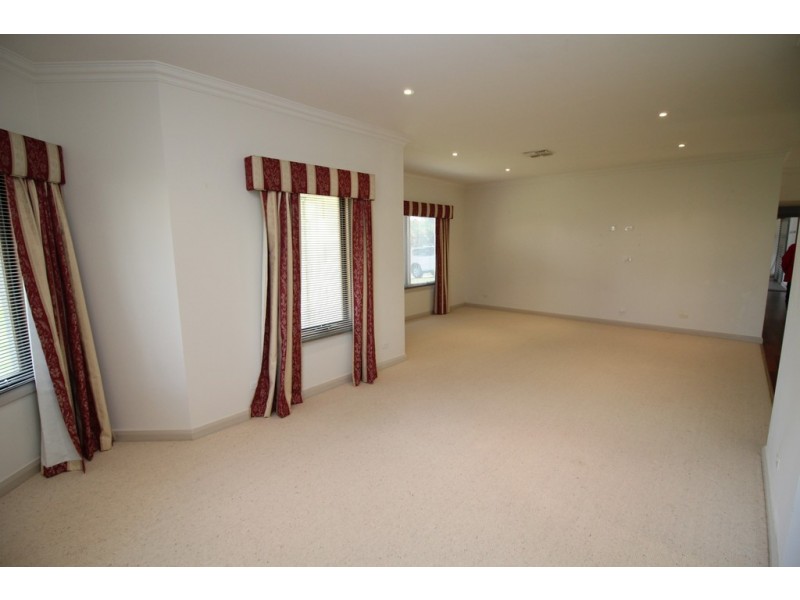 1 Thornbill Crescent, Naracoorte SA 5271