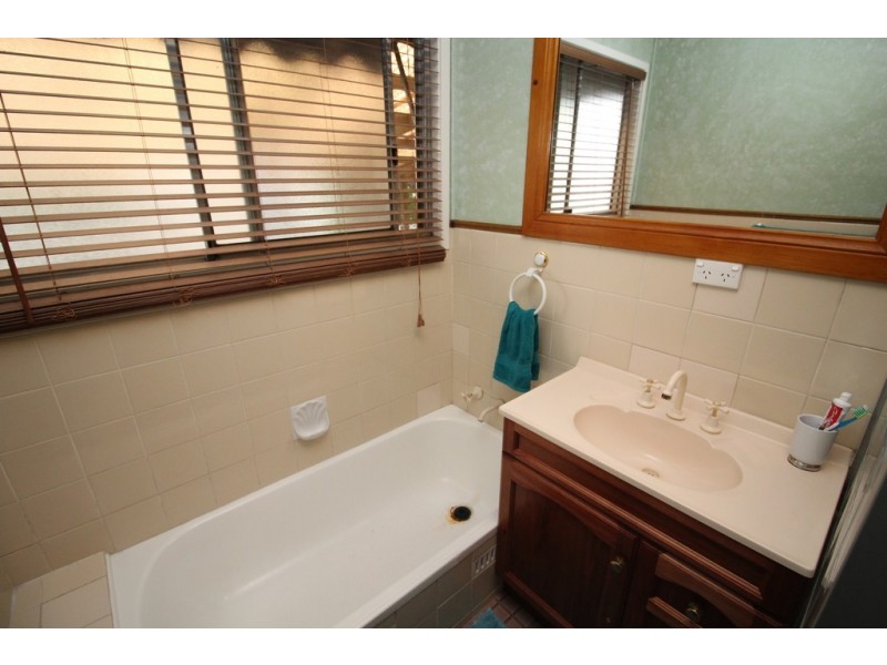 21 Thompson Street, Naracoorte SA 5271