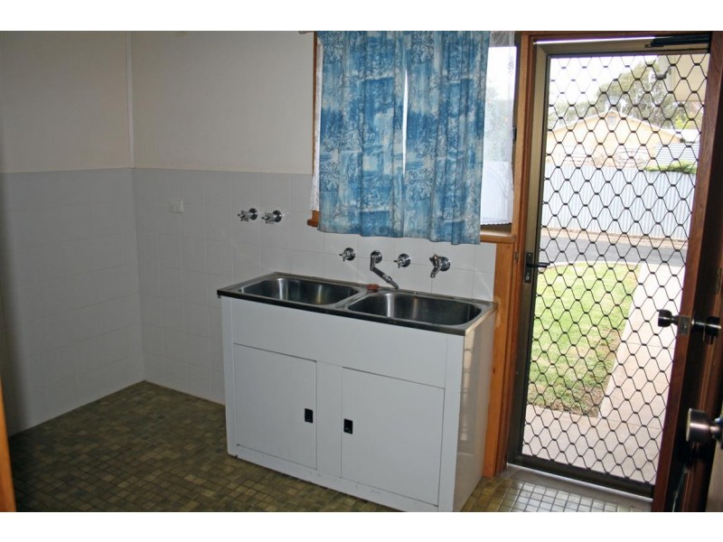 13 Plane Street, Lucindale SA 5272