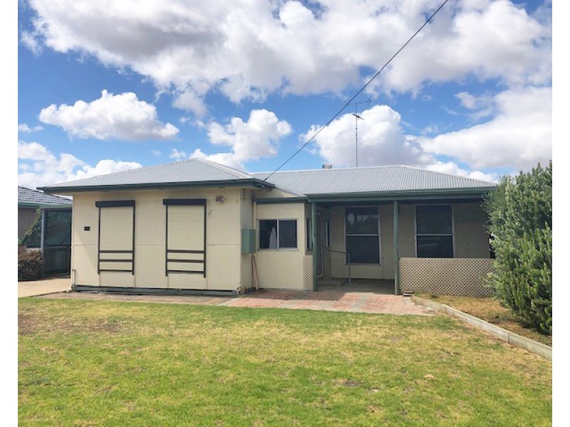 14 Sixth Avenue, Naracoorte SA 5271