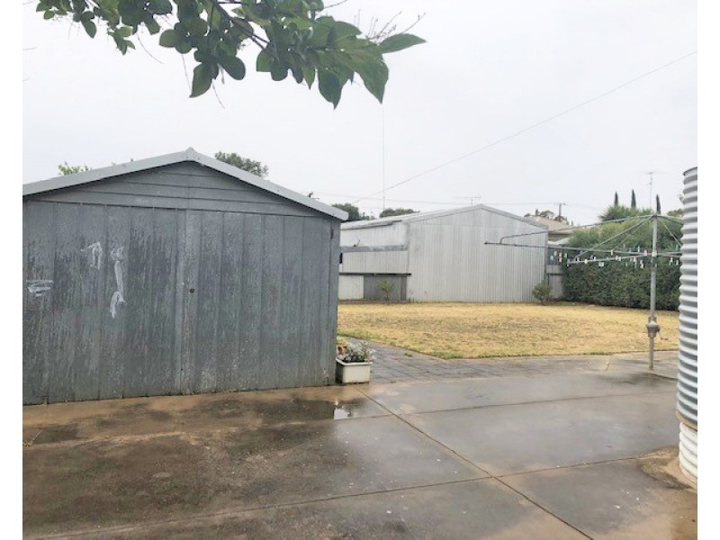 14 Sixth Avenue, Naracoorte SA 5271
