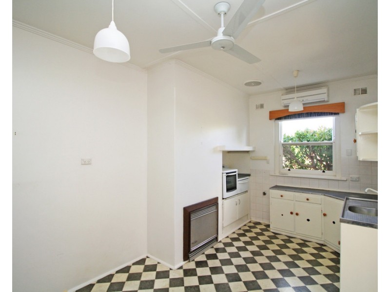 11 Lochiel Avenue, Naracoorte SA 5271