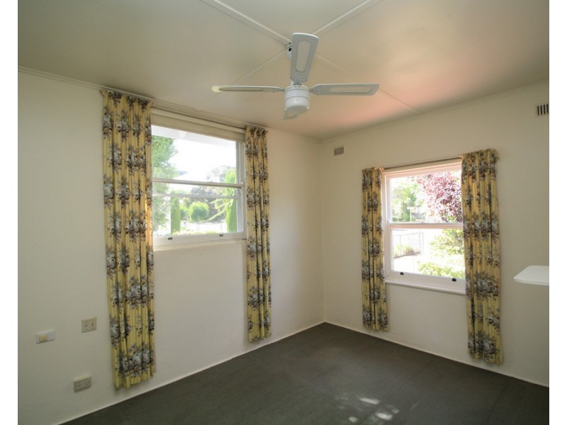 11 Lochiel Avenue, Naracoorte SA 5271