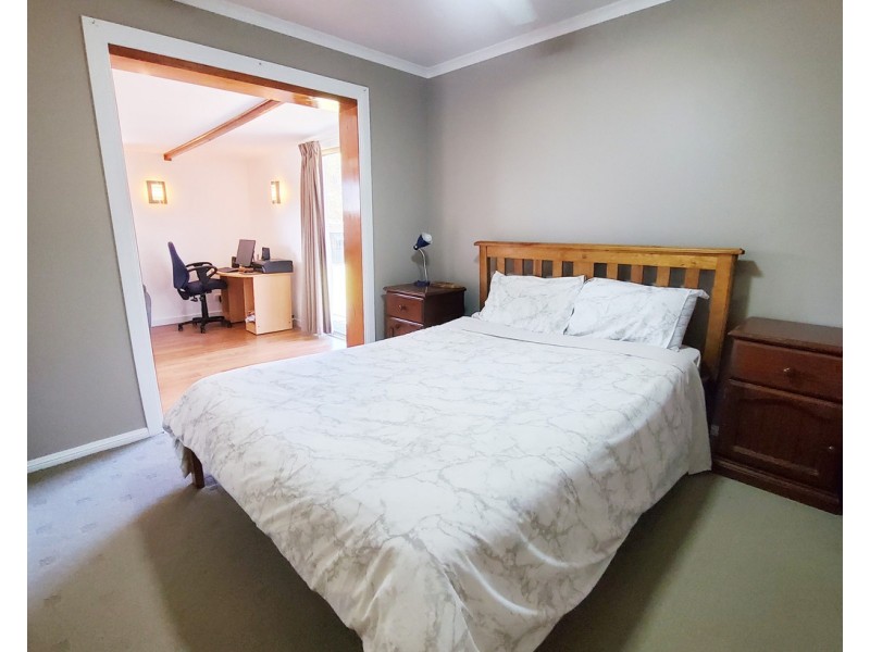 80 Rotary Avenue, Naracoorte SA 5271