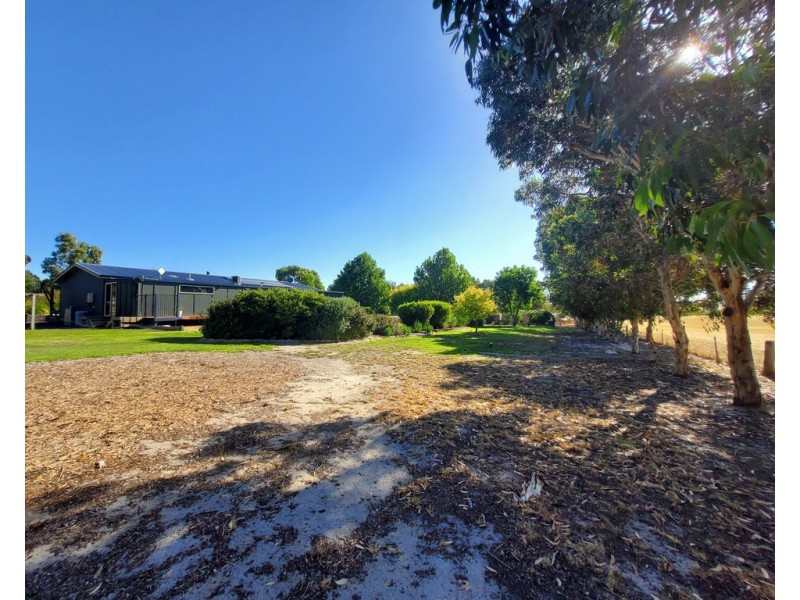 80 Rotary Avenue, Naracoorte SA 5271