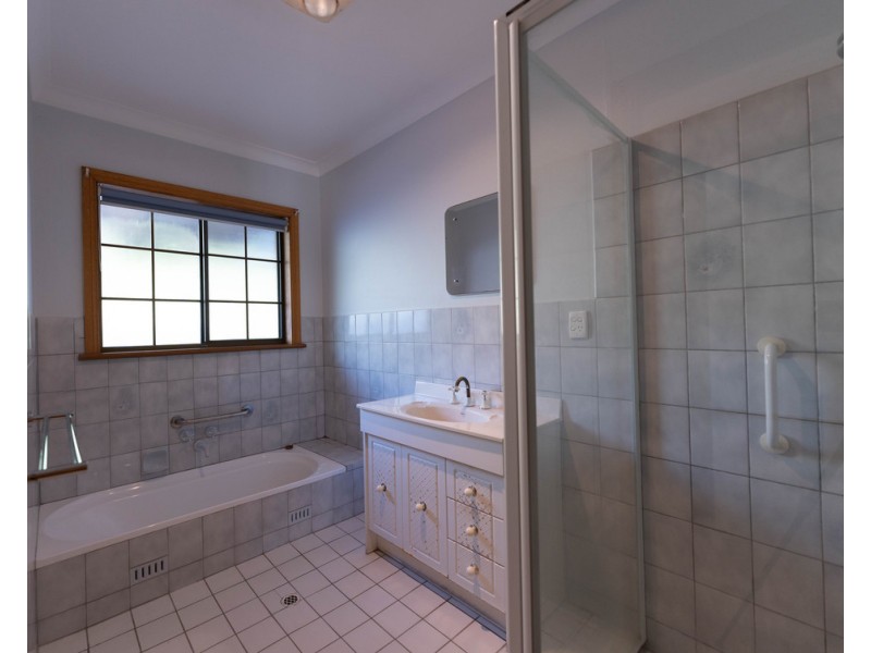 15 Dartmoor Close, Naracoorte SA 5271