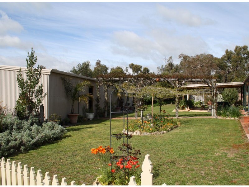Bakers Range Road, Lucindale SA 5272