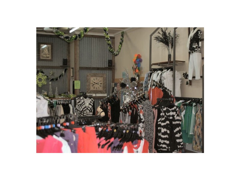 ‘Trends’ 82 Smith Street, Naracoorte SA 5271