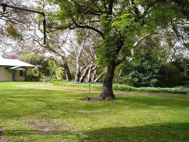 ‘Kompiam’ West Avenue Road, Conmurra SA 5272