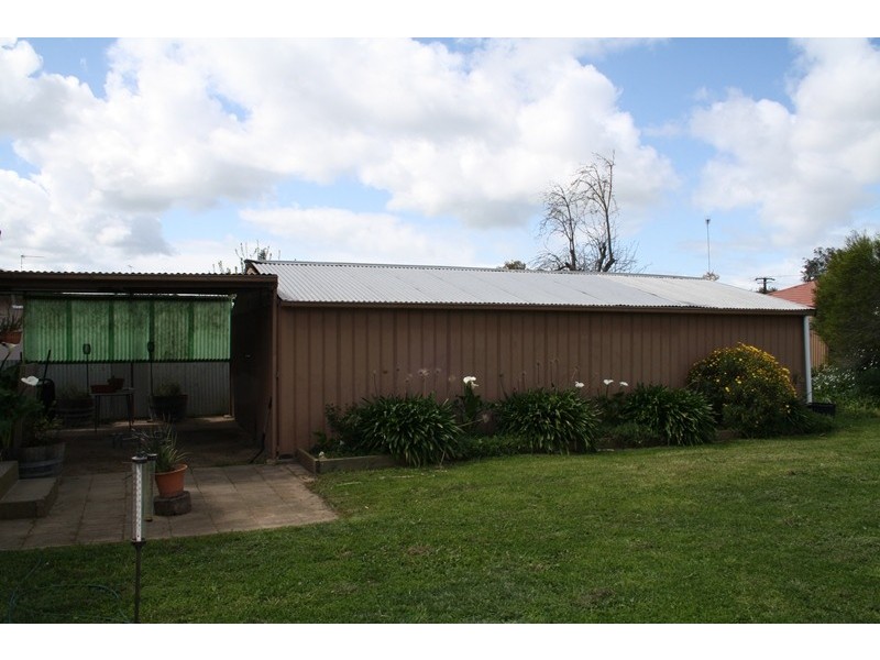 8 Sixth Avenue, Naracoorte SA 5271