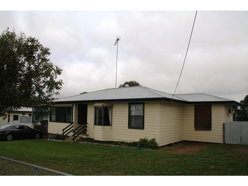 15 Barker Street, Padthaway SA 5271