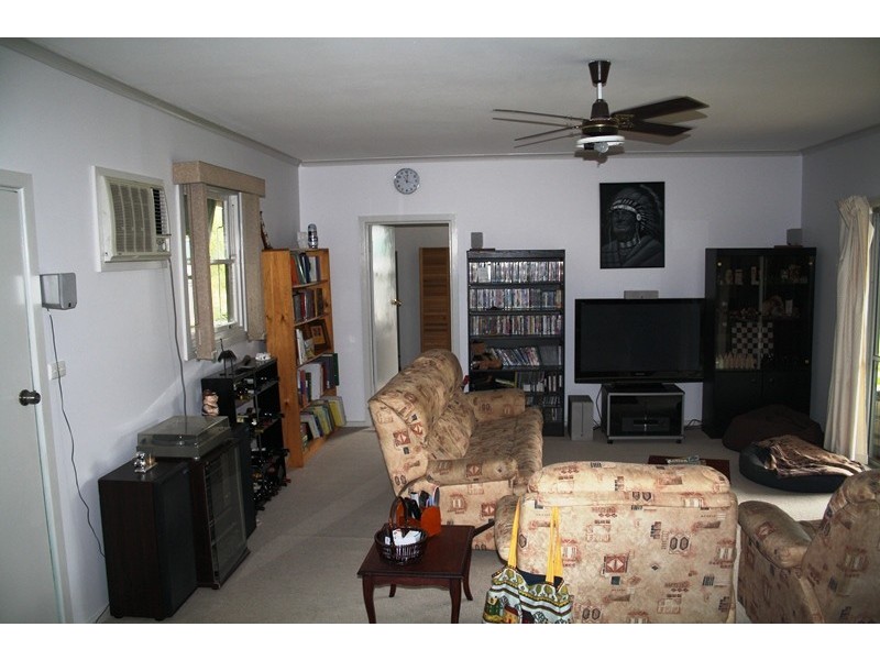 15 Barker Street, Padthaway SA 5271