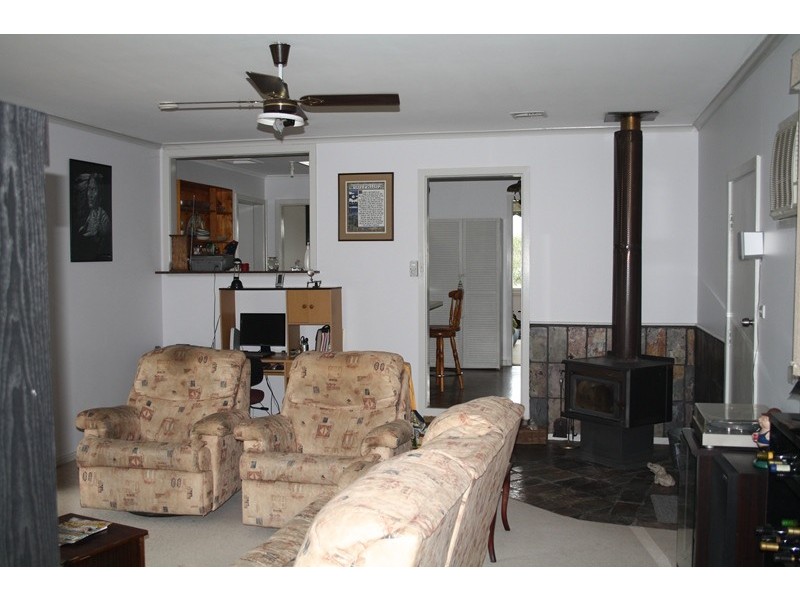 15 Barker Street, Padthaway SA 5271