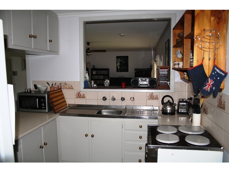 15 Barker Street, Padthaway SA 5271