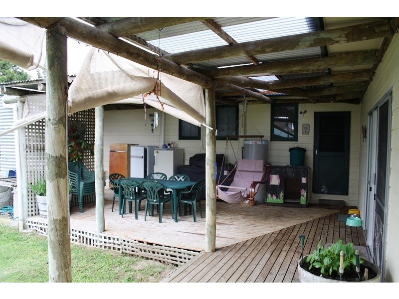 15 Barker Street, Padthaway SA 5271