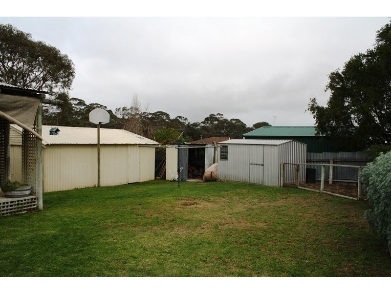 15 Barker Street, Padthaway SA 5271