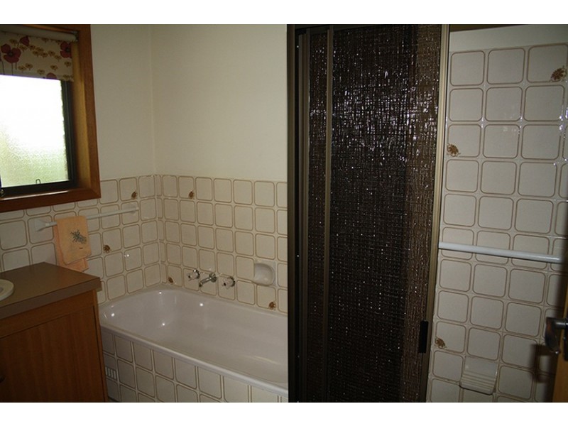 17 Price Avenue, Naracoorte SA 5271