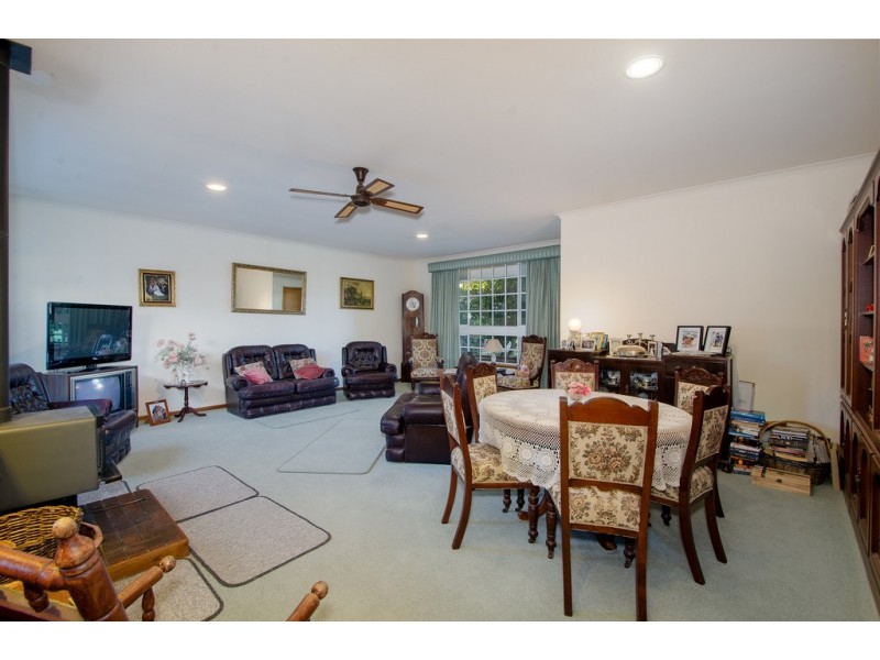 16 Caves Rd, Naracoorte SA 5271