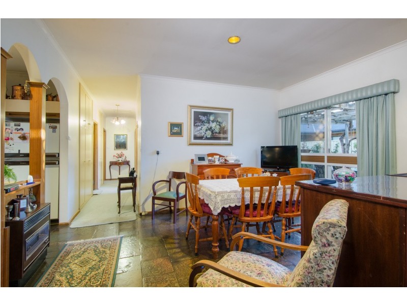 16 Caves Rd, Naracoorte SA 5271